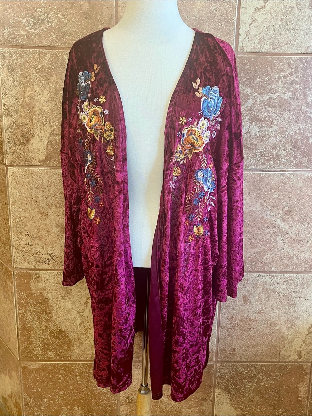 Jodifl Embroidered Velvet Open Front Dustet Kimono- Burgundy - Size L